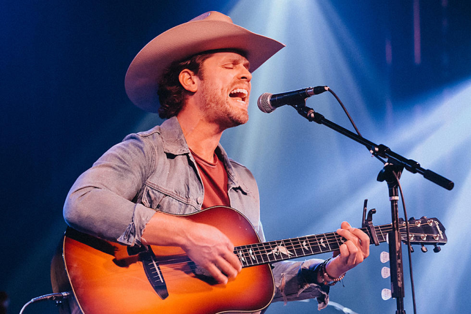 Dustin Lynch at Toyota Oakdale Theatre